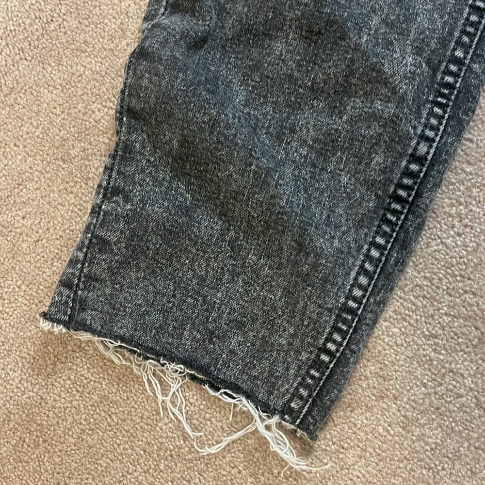 Levi’s Jean - Picture 2 of 4